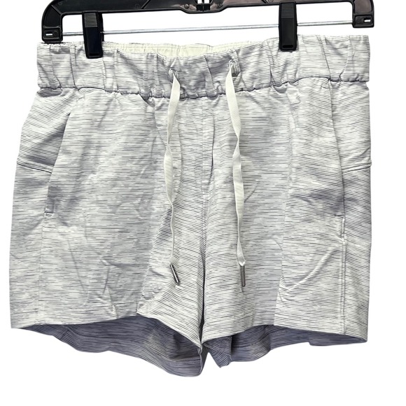 lululemon athletica Pants - Lululemon On The Fly Shorts 2.5" 6 Striped ‎ Athletic Workout Athleisure Gym